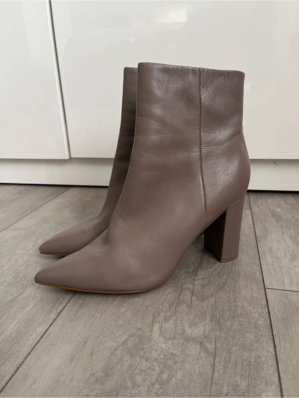 Marc Fisher LTD Taupe Pointed Toe Block Heel Ankle Boots Like New, Size 7.5